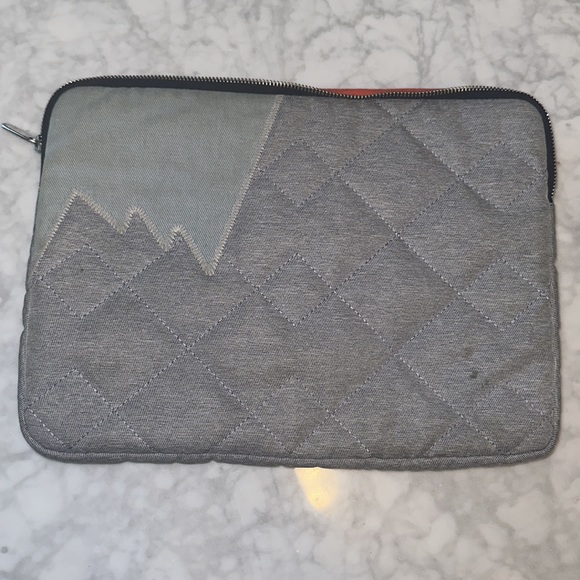 Marc Jacobs 13” padded laptop sleeve - Picture 2 of 4